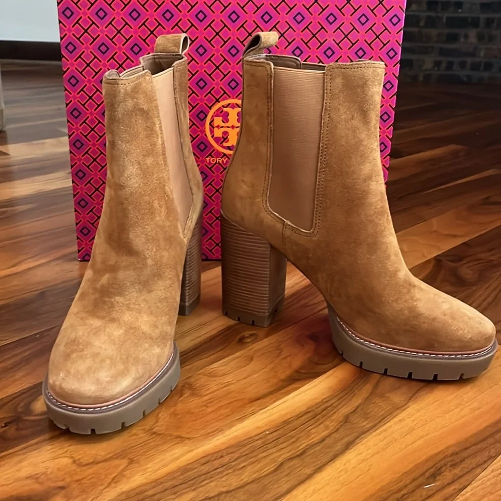 Tory Burch Lug Sole Chelsea Boot, NEW